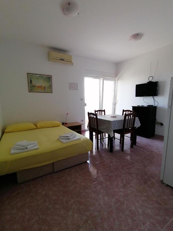 Apartments Coric Baška Voda Eksteriør billede