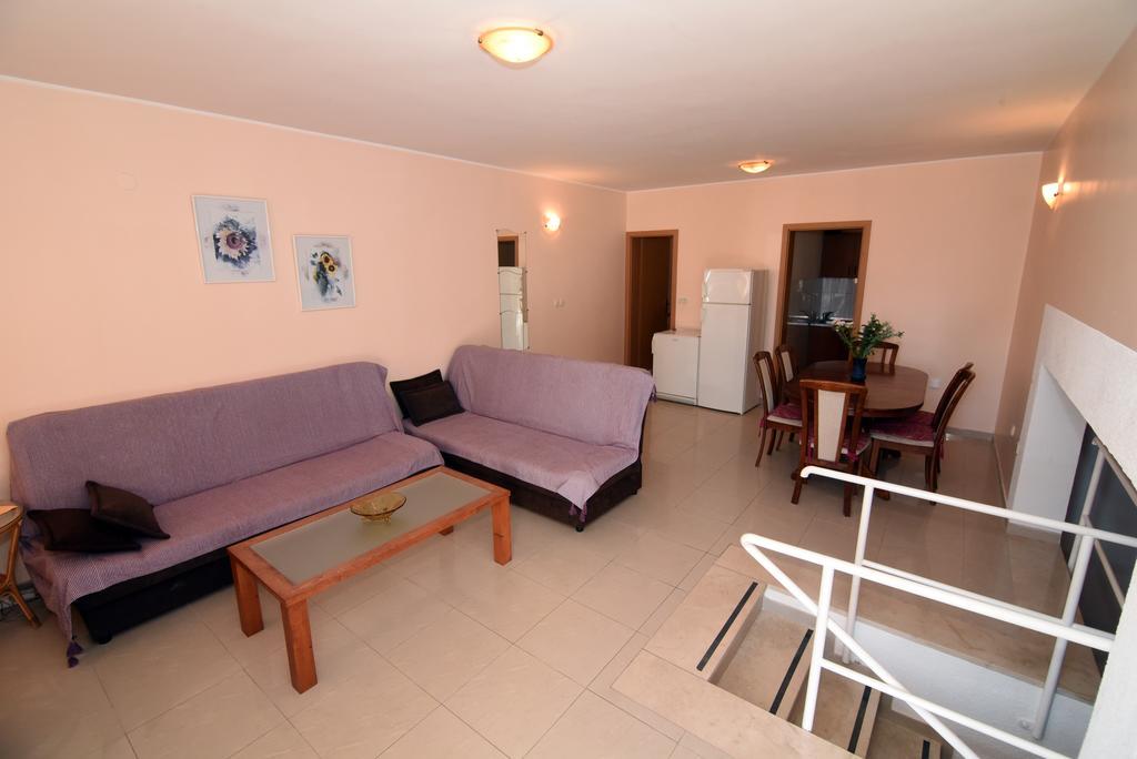 Apartments Coric Baška Voda Eksteriør billede