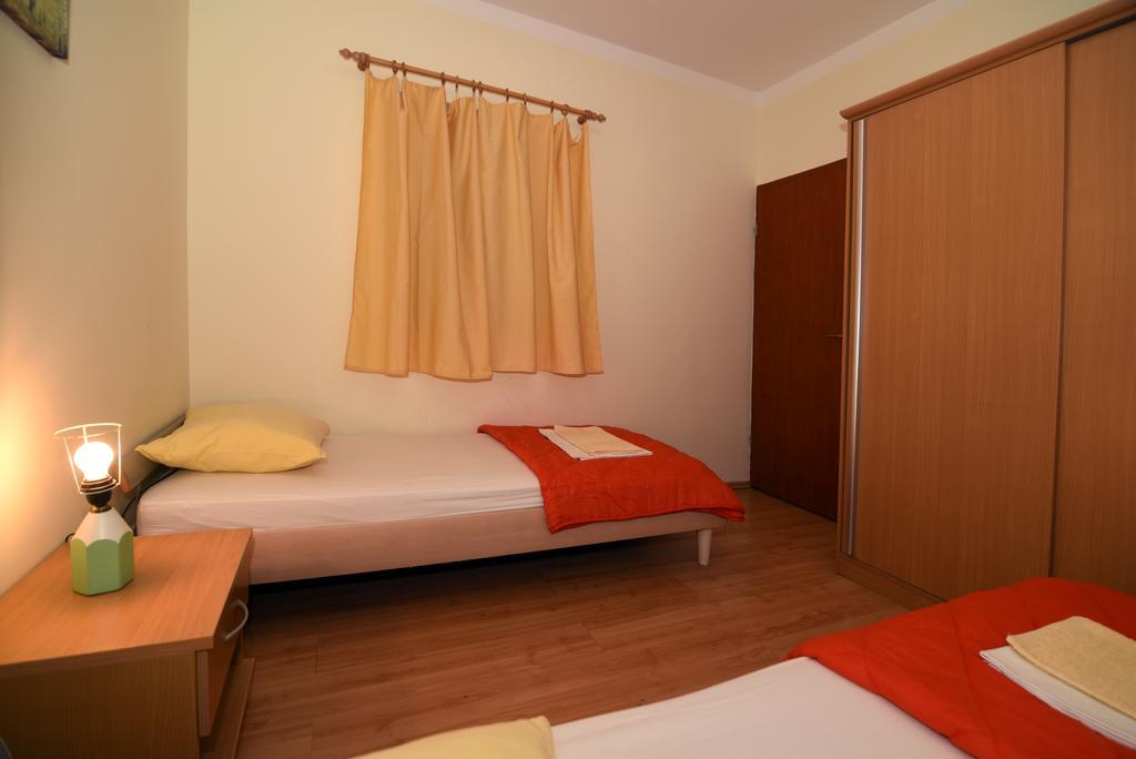 Apartments Coric Baška Voda Eksteriør billede