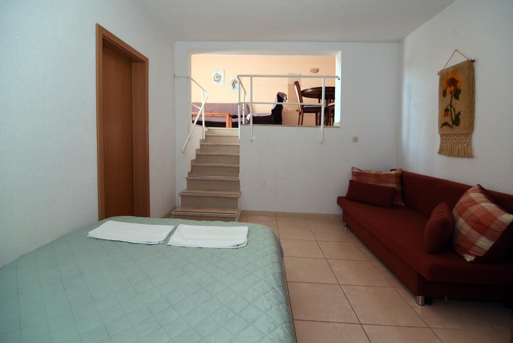 Apartments Coric Baška Voda Eksteriør billede