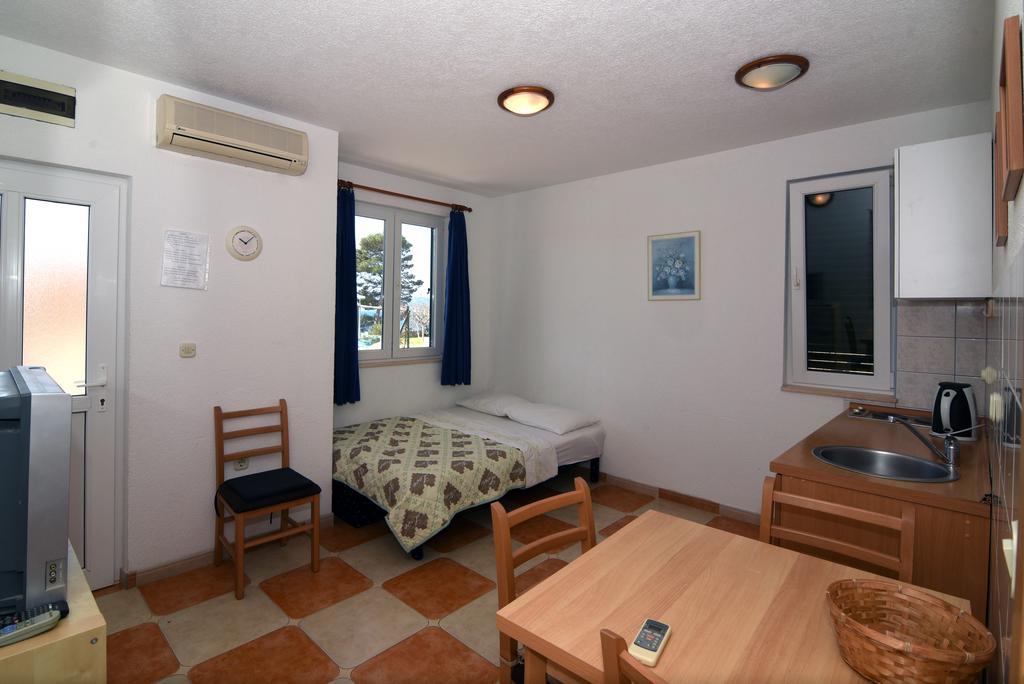 Apartments Coric Baška Voda Eksteriør billede
